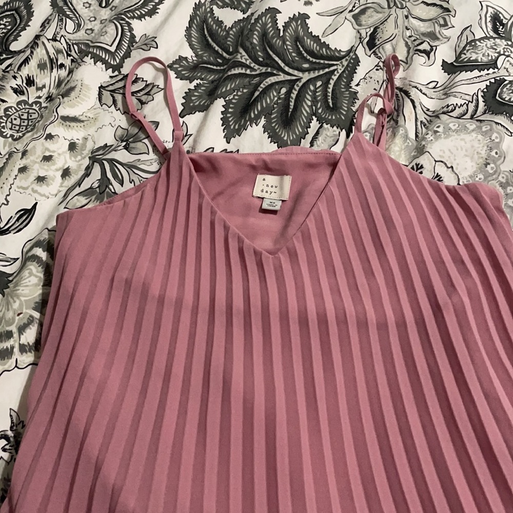NWOT Ruffle Cami- Size Small - Picture 2 of 5